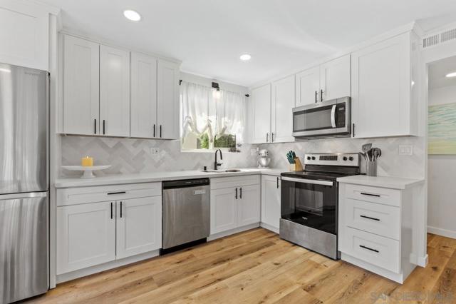 1817 E Grand ave, Escondido CA: https://media.crmls.org/mediaz/c590d93d-77ca-4385-9a27-a36d0b26647a.jpg