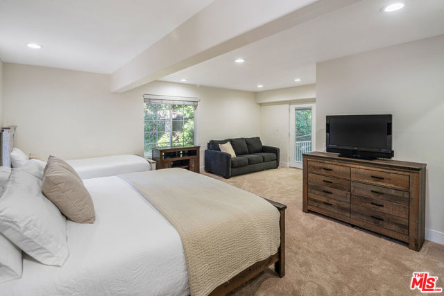 303 A Lane, Lake Arrowhead, California 92352, 5 Bedrooms Bedrooms, ,5 BathroomsBathrooms,Single Family Residence,For Sale,A,24399839