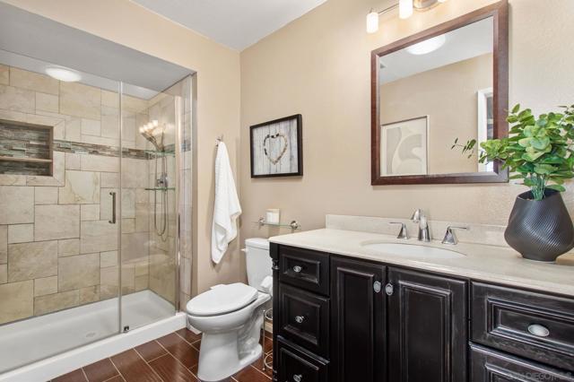 5637 Lake Murray Blvd, La Mesa CA: https://media.crmls.org/mediaz/c591a268-ac51-4501-bddc-c4bb14b8e46e.jpg