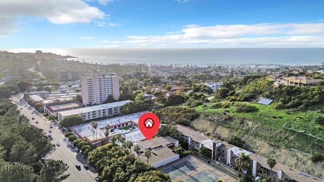 2600 Torrey Pines Rd, La Jolla CA: https://media.crmls.org/mediaz/c591d4b4-d705-4891-bbbb-8d892b46cf79.jpg