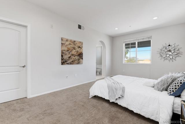 Image 12 of 31 For 7705 El Cajon Blvd  Unit 4