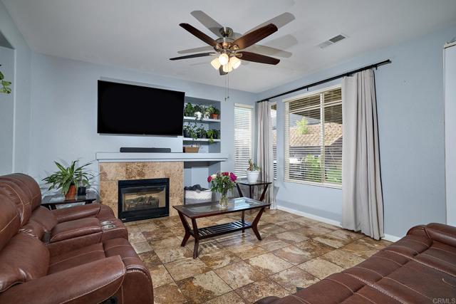 29720 Gracilior Drive, Escondido CA: https://media.crmls.org/mediaz/c5934e30-a787-471e-a934-456dc475012d.jpg