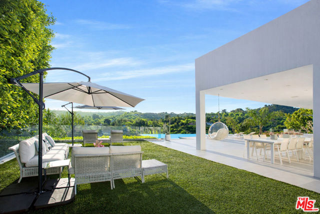 2791 Ellison Drive, Beverly Hills CA: https://media.crmls.org/mediaz/c593e9fd-b938-49dc-8e1a-7d9031f0f9dc.jpg