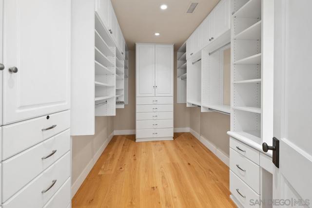 1820 Coast Blvd, Del Mar CA: https://media.crmls.org/mediaz/c5940169-944a-426e-bfeb-a8dc5656ac56.jpg