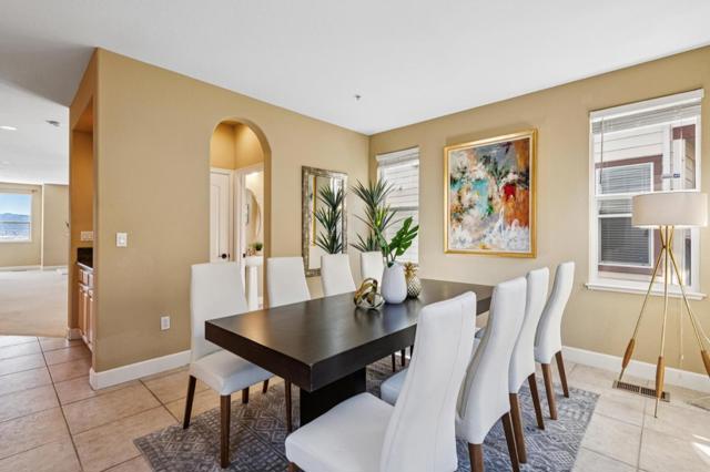 58 Pointe View Place, South San Francisco CA: https://media.crmls.org/mediaz/c59496e2-0cc6-438b-a1fa-450f11755619.jpg