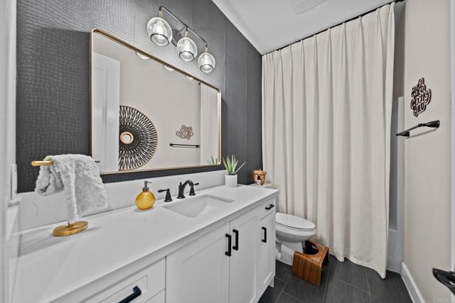 40359 Heirloom Court, Murrieta CA: https://media.crmls.org/mediaz/c59556fd-e15e-4fdd-a844-bf6fbfc385b7.jpg
