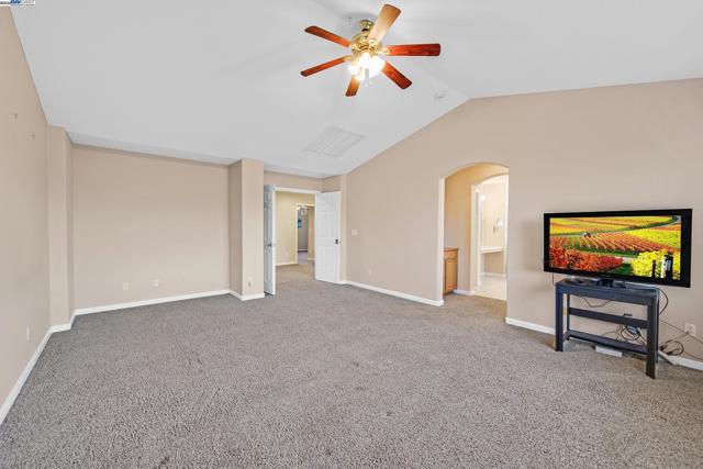 1419 Nubian St, Patterson CA: https://media.crmls.org/mediaz/c5955c72-e702-4611-94c7-22a5ddf1a5f7.jpg