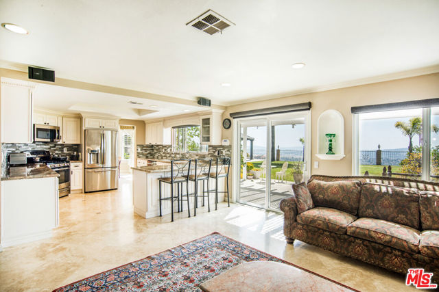 500 Topside Place, Diamond Bar CA: https://media.crmls.org/mediaz/c595f221-70a4-4479-ac56-3fca047a8a02.jpg