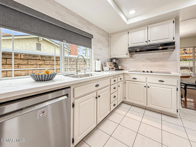 2439 N Lita Place, Simi Valley CA: https://media.crmls.org/mediaz/c597b8de-dabe-430d-80de-241dd78d0ba4.jpg