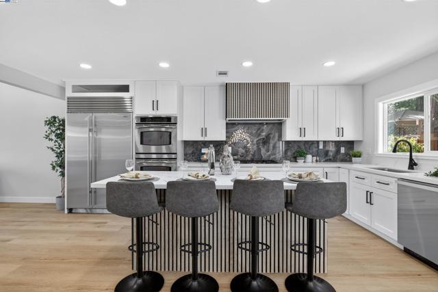 4217 Waycross Ct, Pleasanton CA: https://media.crmls.org/mediaz/c597cb59-7772-4b6a-848f-7aac0233a969.jpg