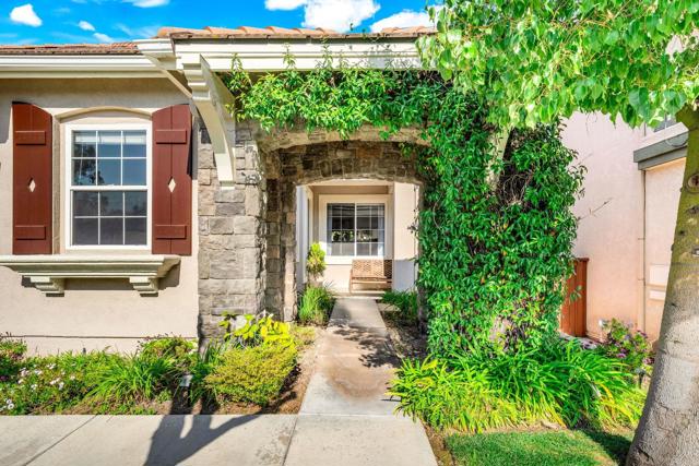 2710 Valleycreek Drive, Chula Vista CA: https://media.crmls.org/mediaz/c597d2fe-3bee-4e99-a27b-c3d9737d3aa1.jpg