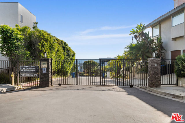 31540 Victoria Point Road, Malibu CA: https://media.crmls.org/mediaz/c5988c5b-34e1-42df-8a63-8cf0328605de.jpg