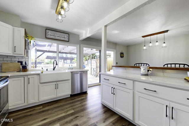 680 Redwood Lane, San Dimas CA: https://media.crmls.org/mediaz/c599cd74-e412-4ebb-994e-cf7779bb6dc2.jpg