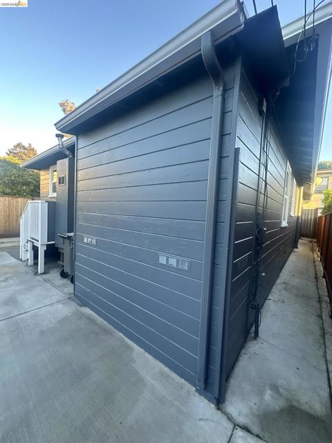 Image 6 of 40 For 1075 47th St