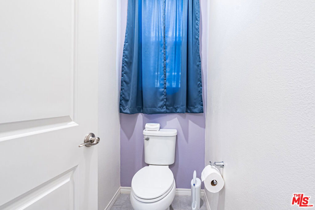 https://media.crmls.org/mediaz/c59b4c82-9b84-463d-959d-a83934bdfa8c.jpg?preset=X-Large