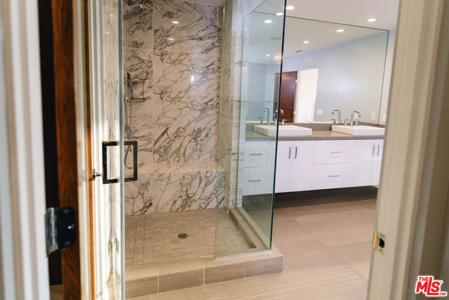 3423 Scadlock Lane, Sherman Oaks CA: https://media.crmls.org/mediaz/c59be43d-5996-41f8-88f3-6dbc32710dc1.jpg