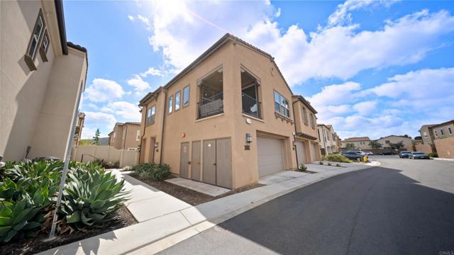 10861 Blake Way, San Diego CA: https://media.crmls.org/mediaz/c59c0b98-3b31-466f-8524-5f5d29bb0c0e.jpg