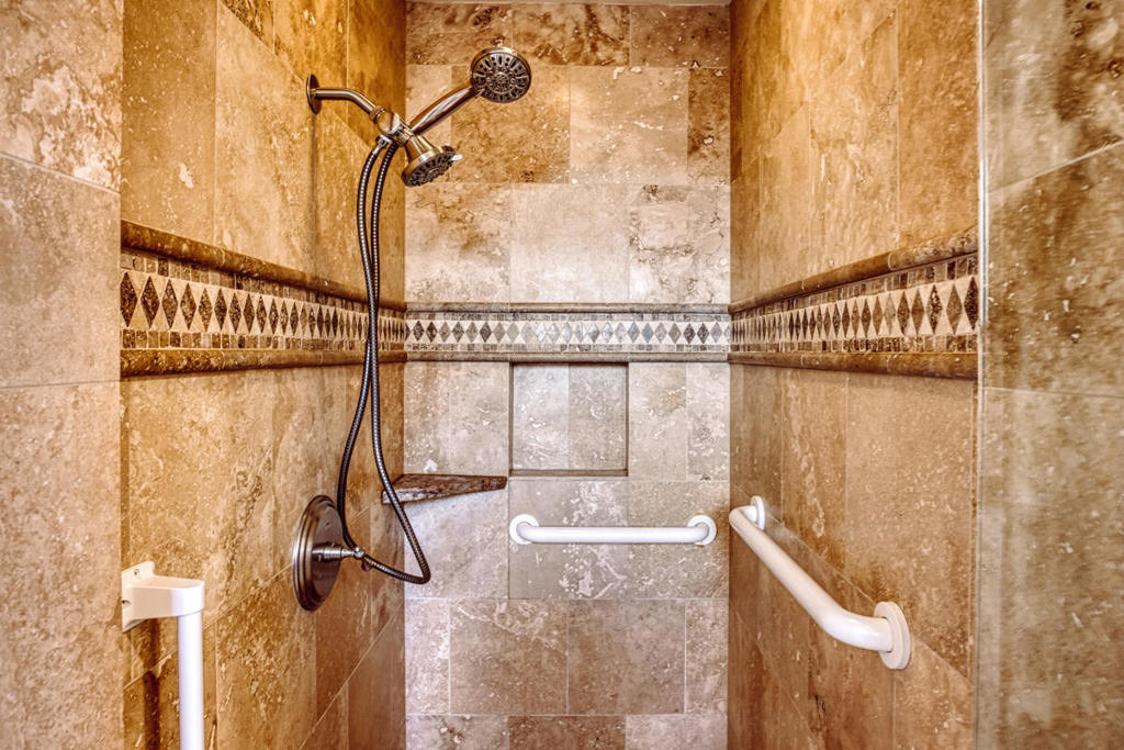 https://media.crmls.org/mediaz/c59d5b00-f0a2-4746-a5fc-5eba98d4b008.jpg?preset=X-Large