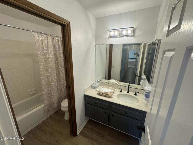 4593 Lubbock Drive, Simi Valley CA: https://media.crmls.org/mediaz/c59e131e-3139-441c-bf7e-de087538d47f.jpg