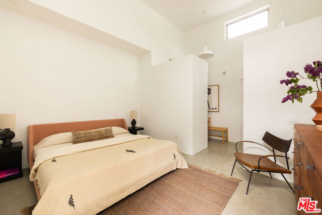 864 Sanborn Avenue, Los Angeles CA: https://media.crmls.org/mediaz/c59e5a75-91b9-4212-b7d9-8993838b001f.jpg