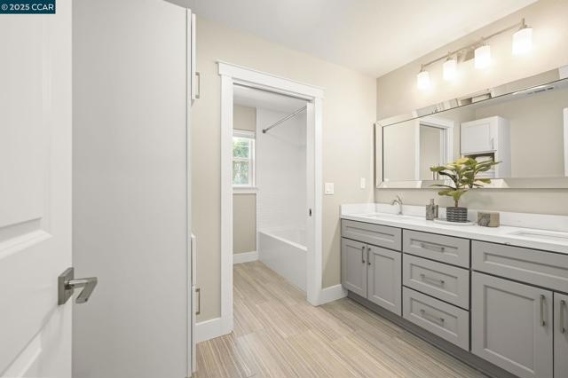5540 Southbrook Drive, Clayton CA: https://media.crmls.org/mediaz/c59f1869-0d56-4aa3-8092-0c0e991de048.jpg