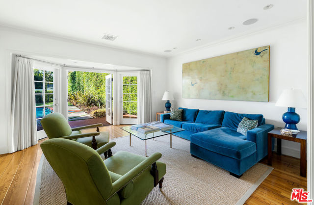 615 Trenton Drive, Beverly Hills CA: https://media.crmls.org/mediaz/c59f724a-3d97-48c3-b94f-e5b586252755.jpg