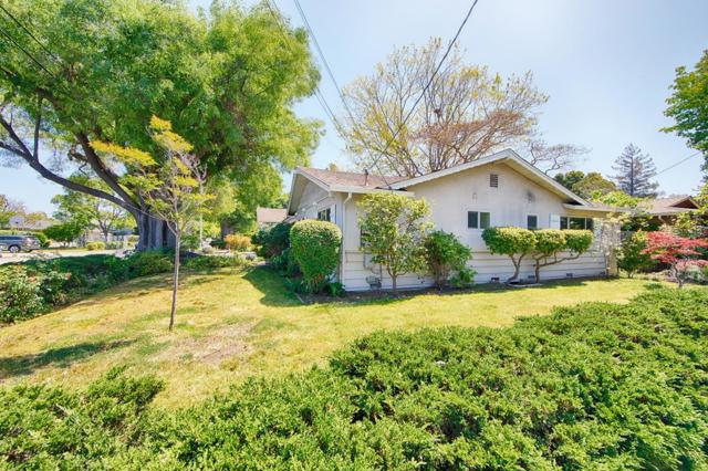 3810 Grove Avenue, Palo Alto CA: https://media.crmls.org/mediaz/c59f8c6c-3191-4aa9-93a5-542ee991cfd1.jpg