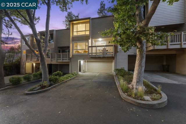 412 Woodminster, Moraga CA: https://media.crmls.org/mediaz/c5a021f6-ed1a-45d4-b4b0-7edf59fad188.jpg