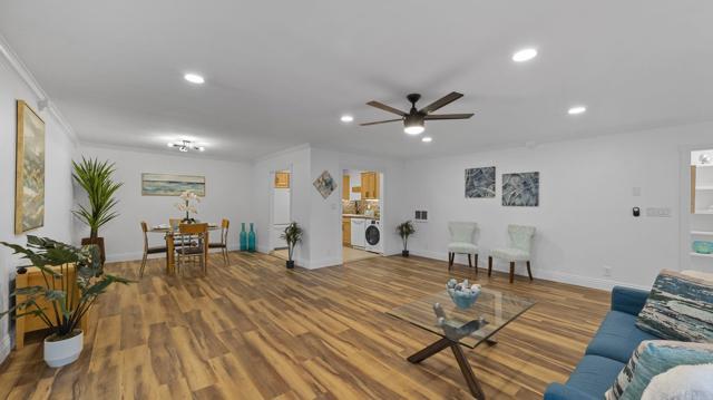 2517 Navarra Drive, Carlsbad CA: https://media.crmls.org/mediaz/c5a03058-afdc-4656-930c-e22dc2f13a71.jpg