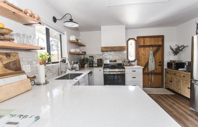 53840 Marian View Drive, Idyllwild CA: https://media.crmls.org/mediaz/c5a10709-c6a2-4d99-b33d-835d2b85b625.jpg