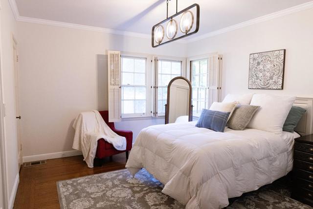 1541 Maple Street, San Mateo CA: https://media.crmls.org/mediaz/c5a117b6-27ef-4d56-a00f-78838ba44eaf.jpg