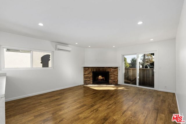 12219 Culver Boulevard, Los Angeles CA: https://media.crmls.org/mediaz/c5a11f8b-f89d-4b55-b552-6ca7a3ae7842.jpg