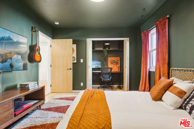 1491 Oak Grove Drive, Los Angeles CA: https://media.crmls.org/mediaz/c5a134b5-c1a5-4a3d-8612-d48ccaeea568.jpg