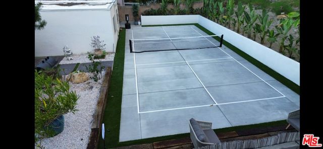 4101 Tarrybrae Terrace, Tarzana CA: https://media.crmls.org/mediaz/c5a160b2-3bca-4470-9d88-25152fb9b18b.jpg