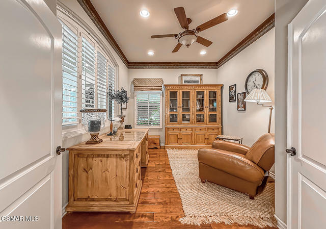678 Via Carro, Newbury Park CA: https://media.crmls.org/mediaz/c5a33517-9d6e-4bb0-aa4b-139897d468f5.jpg