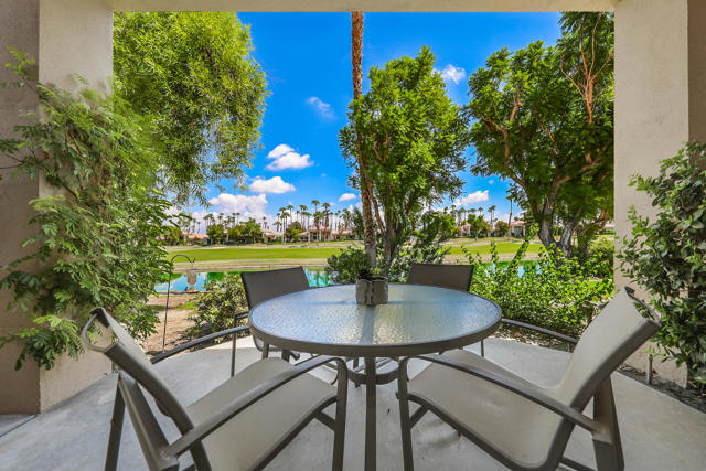 54624 Shoal Creek, La Quinta CA: https://media.crmls.org/mediaz/c5a45f80-0947-4337-822a-e7fdbed55b18.jpg