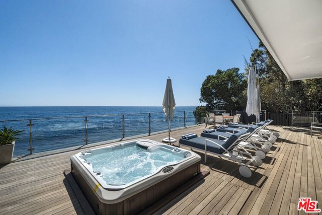 24380 Malibu Road, Malibu CA: https://media.crmls.org/mediaz/c5a472b4-b281-4cb3-bb63-1d55ecf0ab5c.jpg
