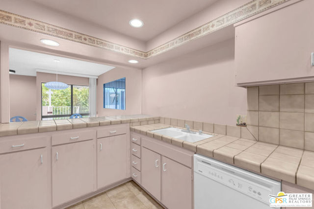 2696 S Sierra Madre, Palm Springs CA: https://media.crmls.org/mediaz/c5a52cc9-8b77-4bd2-8fe2-610eb3b566d9.jpg