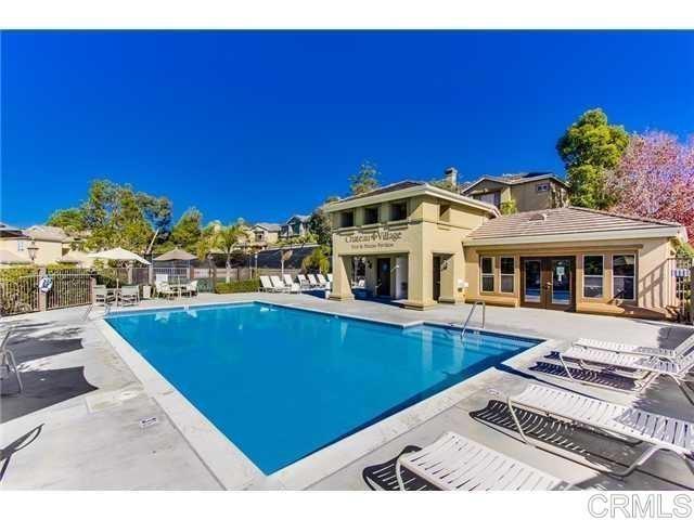 Detail Gallery Image 8 of 16 For 3618 Ruette De Ville, San Diego,  CA 92130 - 2 Beds | 2/1 Baths