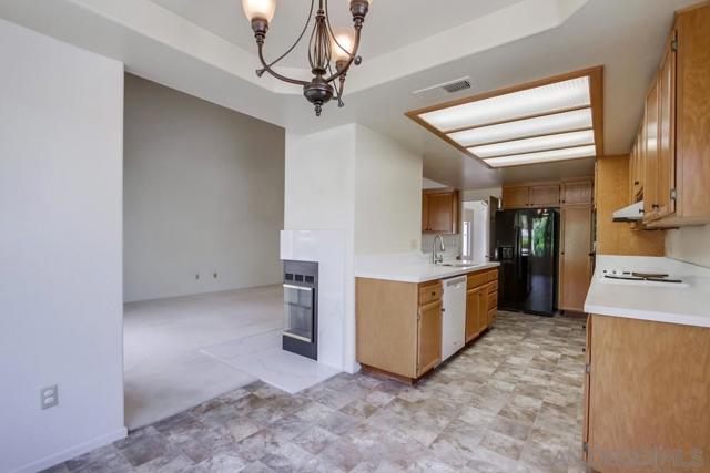 11742 Avenida Sivrita, San Diego CA: https://media.crmls.org/mediaz/c5a5c1ed-611b-4221-9c9a-5e2a770d45c4.jpg