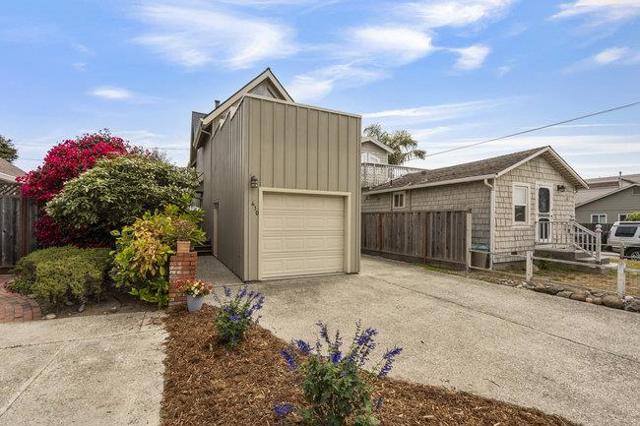 410 35th Avenue, Santa Cruz CA: https://media.crmls.org/mediaz/c5a687f2-5596-4ded-837f-399ff171eda6.jpg