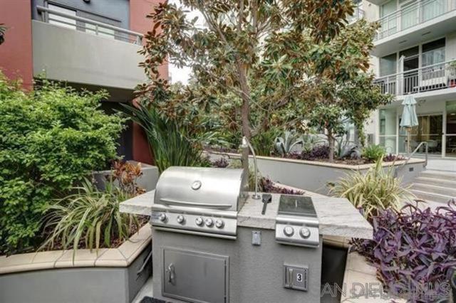 1240 India St, San Diego CA: https://media.crmls.org/mediaz/c5a6e48c-4635-498c-8a69-f8e67f09d9ae.jpg