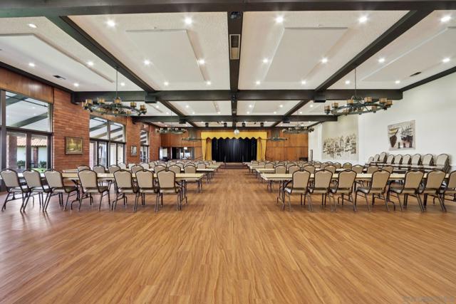 1215 Anchors Way Drive, Ventura CA: https://media.crmls.org/mediaz/c5a7e4cd-31ac-4ac7-8d13-f97798e5cb96.jpg