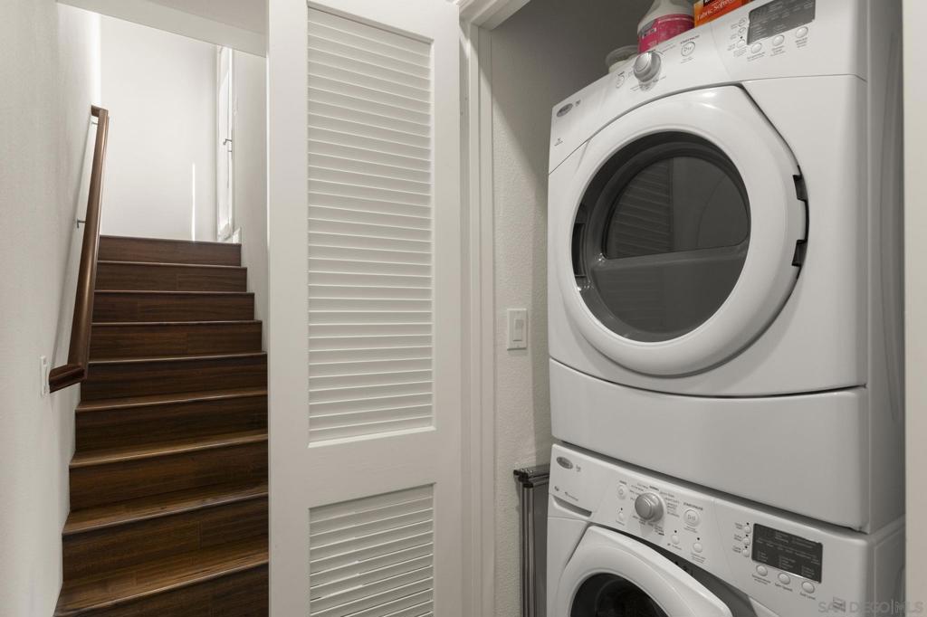 1056 Pearl - photo 20