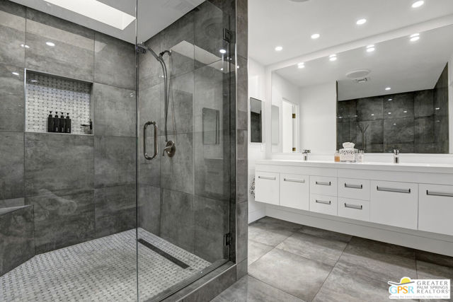 Image 17 of 33 For 186 Kavenish Drive