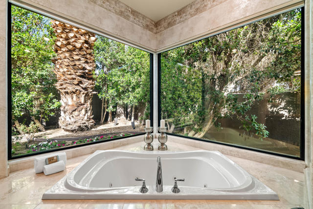 79200 Jack Rabbit Trail, La Quinta CA: https://media.crmls.org/mediaz/c5a8bf7d-cc09-4646-abaa-1f6dc5adde4c.jpg
