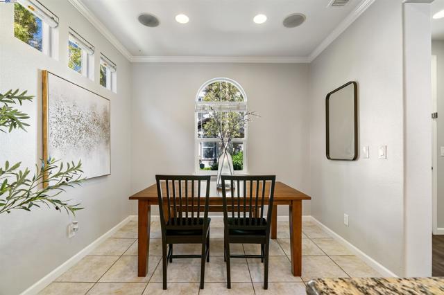 215 W Santa Cruz Way, Mountain House CA: https://media.crmls.org/mediaz/c5a90233-0560-4f51-b057-937e8e11af09.jpg