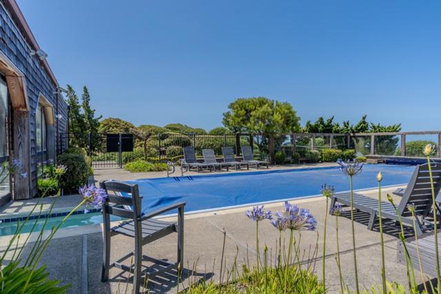 262 Beachview Avenue, Pacifica CA: https://media.crmls.org/mediaz/c5a914ef-45b3-4097-a8fa-09318b45293c.jpg
