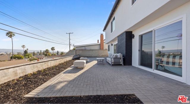 1722 E Turmont Street, Carson CA: https://media.crmls.org/mediaz/c5a97718-ebc9-4977-85f8-6a906f7be4f2.jpg