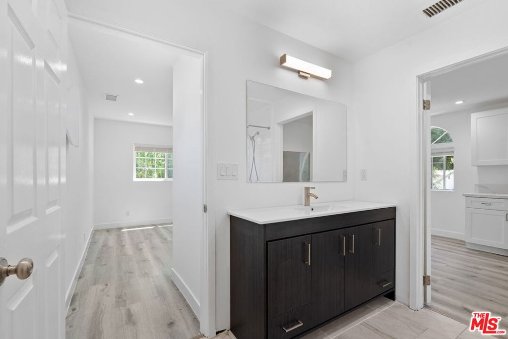 MLS #25596717 image #7